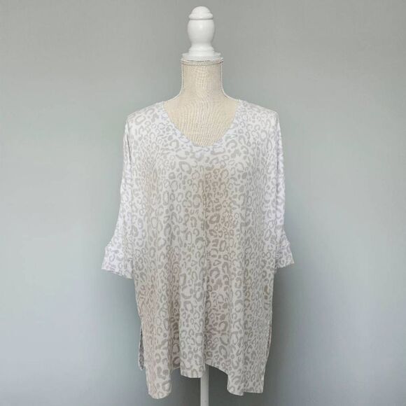 3/$15 Laurie Felt Modal Dolman Sleeve Relaxed Top in Grey Leopard Size XS/S - Picture 1 of 6